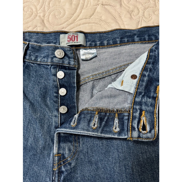 Levi’s 501 Denim Cutoffs Size 8 - Picture 6 of 11